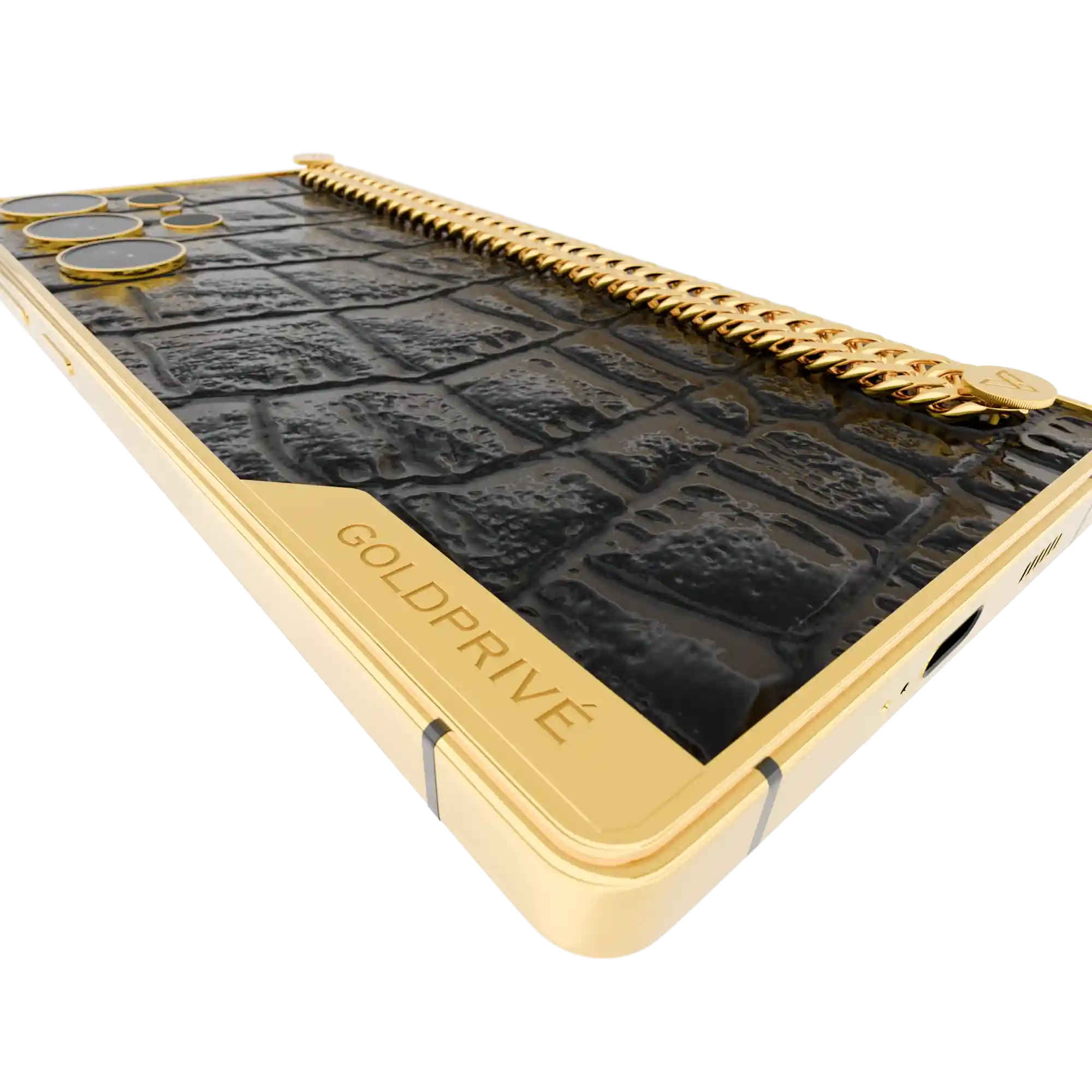 Wild Elegance Link Gold Samsung Galaxy S26 Ultra close-up of the curb chain resting on black crocodile leather beside the plaque