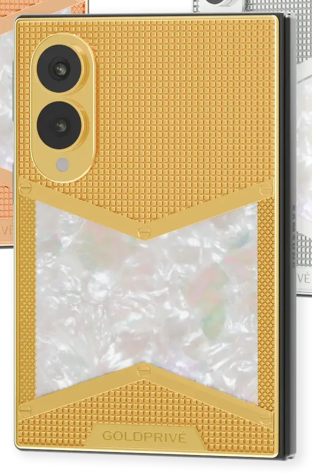 Regal Victory Gold Samsung Galaxy Z Fold8 close-up in 24K Gold of the pyramid texture and pearl band